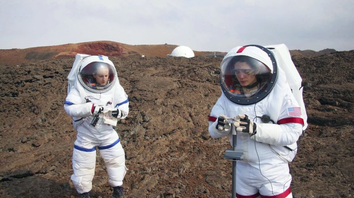 Scientists will live in a dome for 8 months to simulate Mars