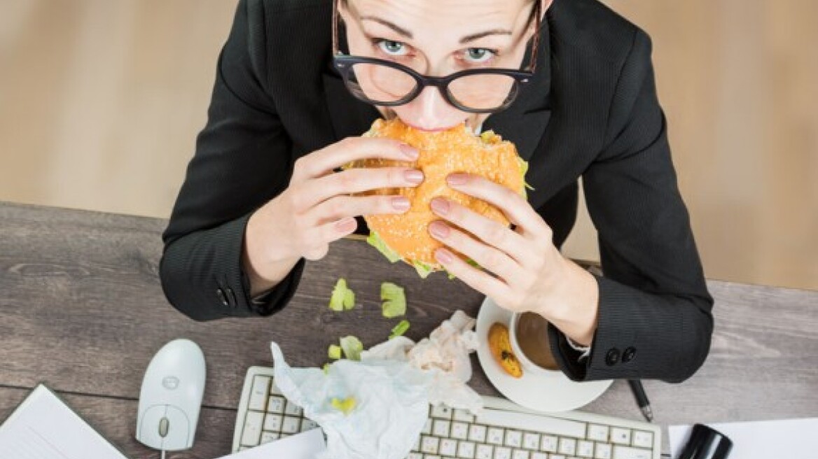 5 διατροφικές παγίδες στη δουλειά & πώς να τις ξεπεράσετε