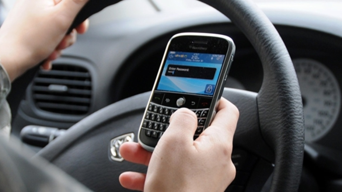 Apple faces lawsuit over text driving