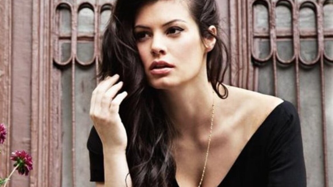Maria Korinthiou shows off her dancing skills (video-photos)