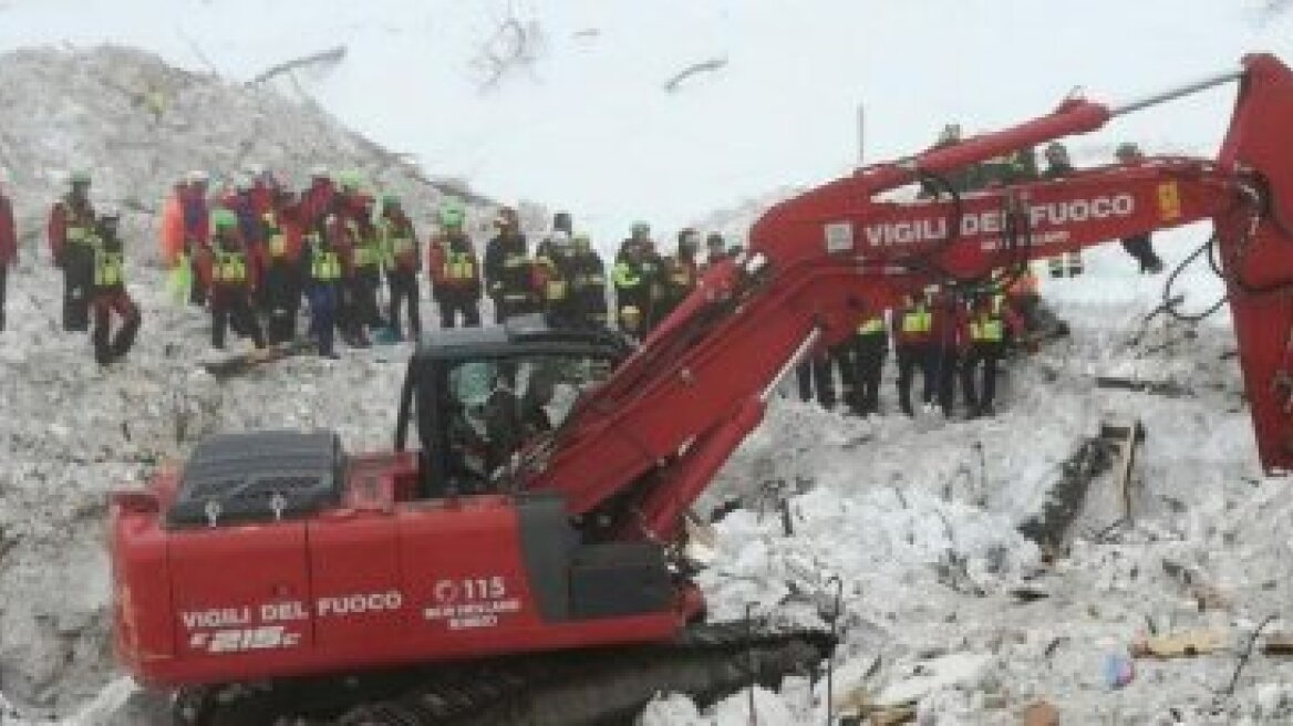 Ιταλία: Ανασύρουν νεκρούς από το ξενοδοχείο - Αγνοούνται ακόμα 5 άτομα