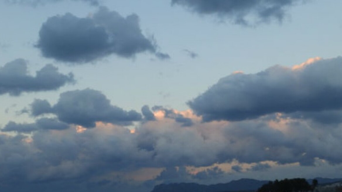 Καιρός: Λίγες νεφώσεις και άνοδος της θερμοκρασίας