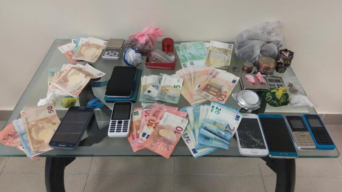 Σπείρα με κοκαΐνη, χασίς και... σπαθί εξαρθρώθηκε στο Βόλο!