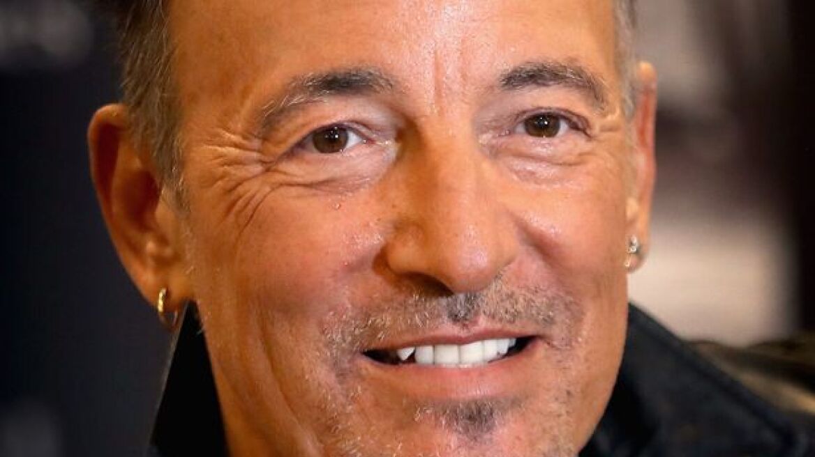 "Don't hang up" τραγούδησε ο Μπρους Σπρίνγκστιν για το τηλεφώνημα Τραμπ-Τερνμπουλ