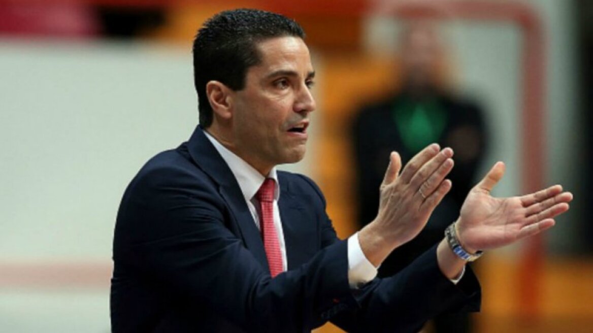 Σφαιρόπουλος: «Βγάζω το... καπέλο στους "πολεμιστές" μου»!