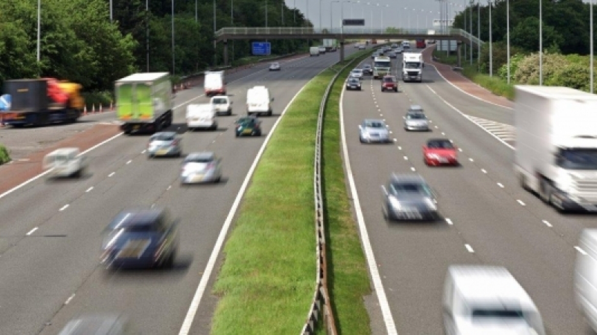 Γιατί σε κάποιες χώρες οδηγούν στην αριστερή πλευρά του δρόμου