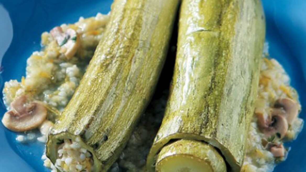 Κολοκυθάκια γεμιστά με πλιγούρι και μανιτάρια αντί για κιμά