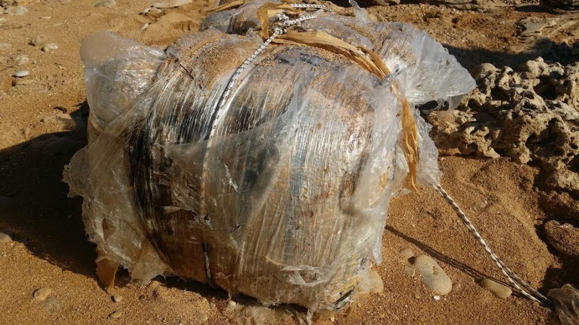 Γέμισε με δέματα χασίς η θάλασσα του Ιονίου!