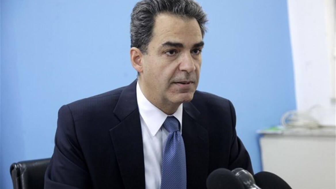 Μια σύλληψη και δύο προσαγωγές για την επίθεση στον καθηγητή Συρίγο μέσα στο Πάντειο