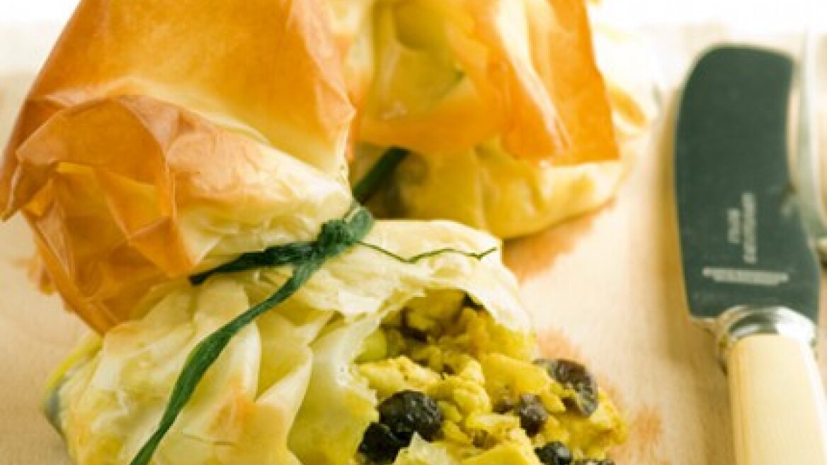 Πουγκιά με εξωτικό κοτόπουλο