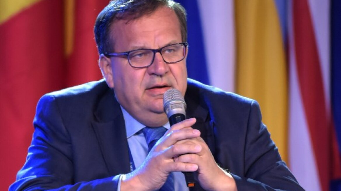Απέπεμψαν υπουργό στην Τσεχία επειδή έκλεισε «κακή συμφωνία» για τους πολίτες