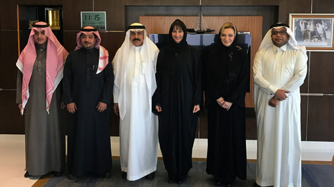 Φωτογραφίες: Στη Σαουδική Αραβία με μπούργκα η Ελενα Κουντουρά