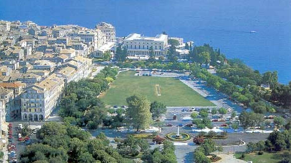 The biggest square in the Balkans is on a Greek island! (PHOTOS)