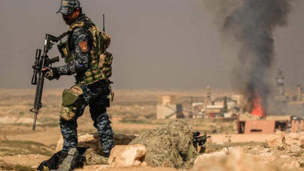 Iraqi forces storm Mosul airport, military base (PHOTOS)