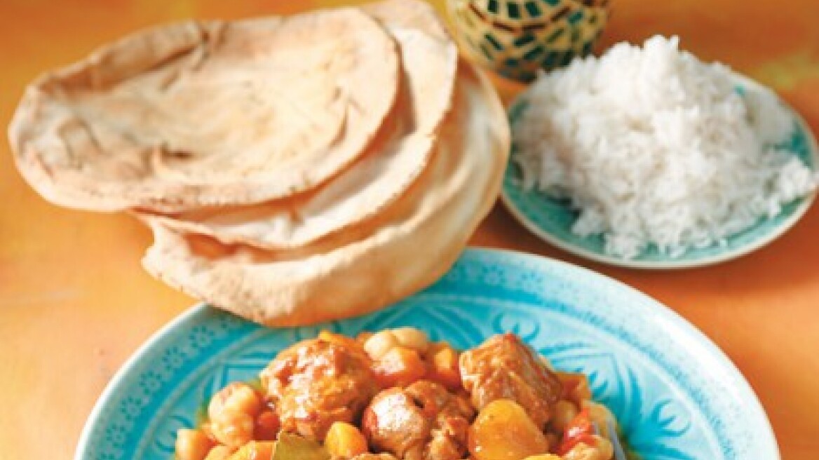 Αρνάκι μαροκάνικο με κολοκύθα, βερίκοκα και ρεβίθια