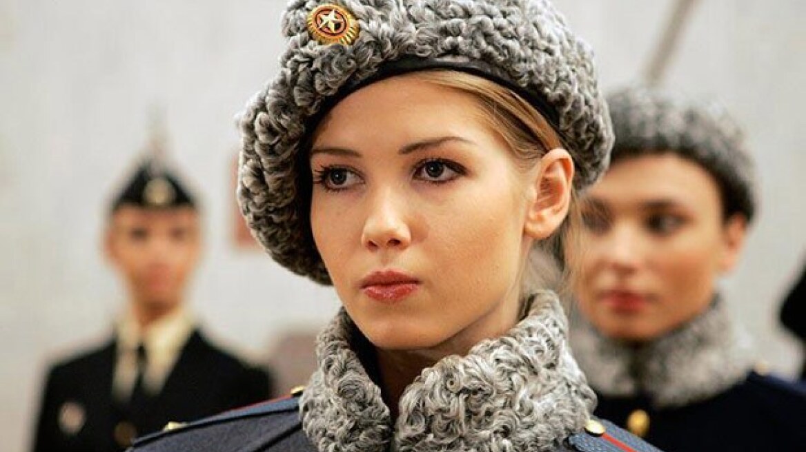 10 nations with hot female soldiers (pics)