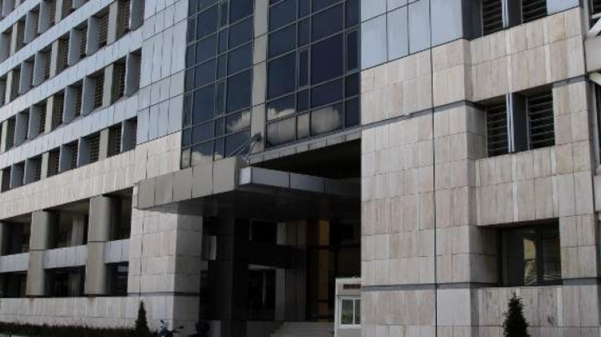 Από καλοκαίρι... και βλέπουμε τα γραφεία δανειοληπτών