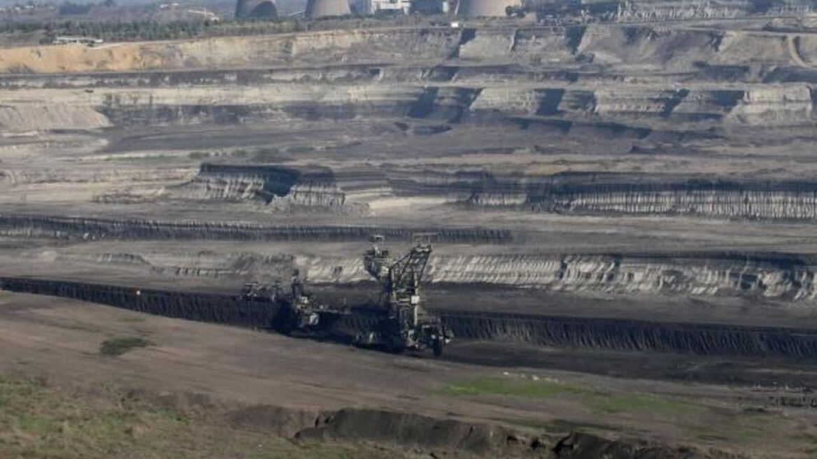 Κοζάνη: Οδηγός εκσκαφέα τραυματίστηκε από κατολίσθηση 