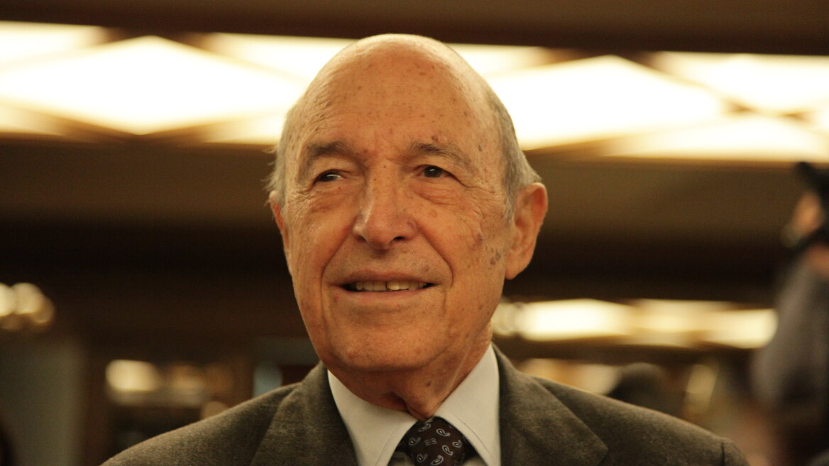 Σημίτης: «Έξοδος από την κρίση το 2030, αν όλα πάνε ομαλά»