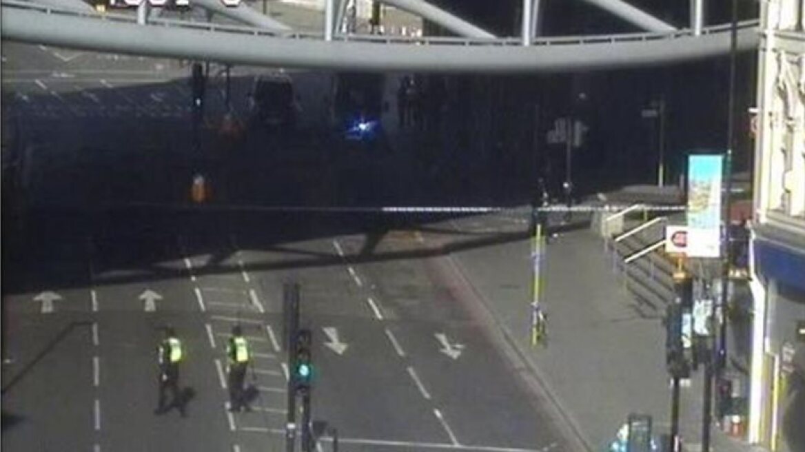 Breaking: London bridge evacuated due to suspicious vehicle