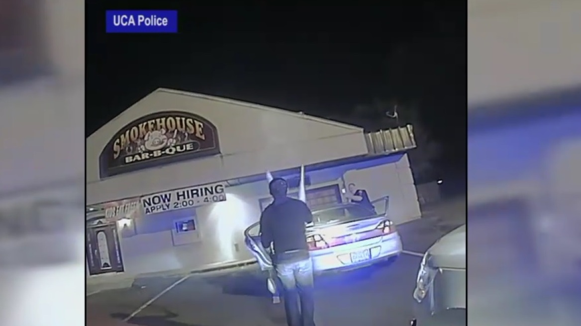 Γλίτωσε την κλήση για σπασμένο φανάρι κάνοντας ζογκλερικά