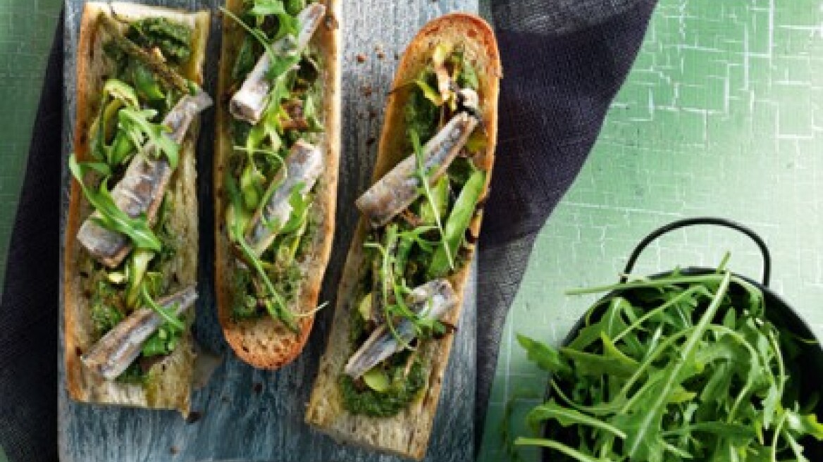 Μπρουσκέτες με σαρδέλες και κολοκύθια