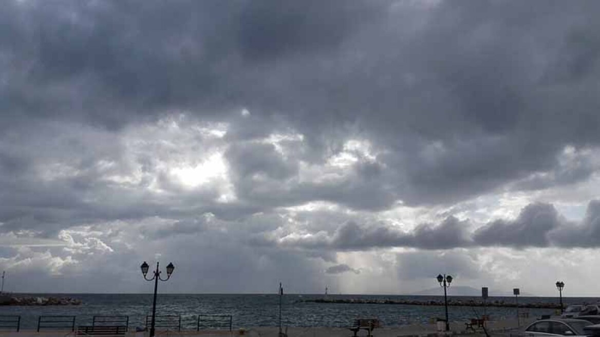 Καιρός: Νεφώσεις και μικρή πτώση της θερμοκρασίας