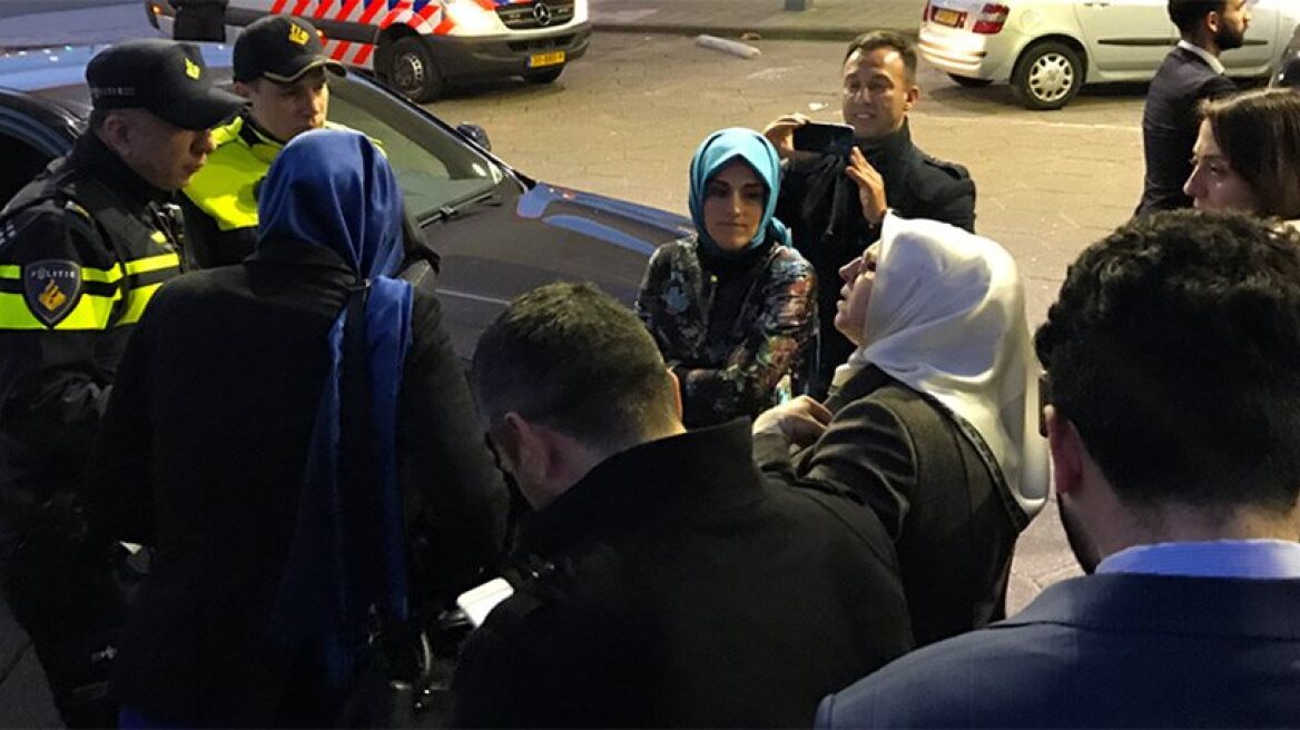 Dutch authorities deport Turkish Minister (videos-photos)
