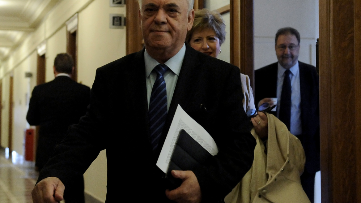 Δραγασάκης: Δεδομένη η παραμονή της Ελλάδας στο ευρώ