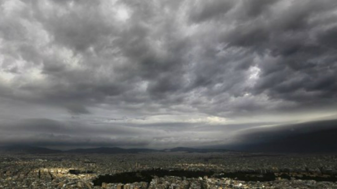 Καιρός: Νεφώσεις και βροχές θα επικρατήσουν και σήμερα