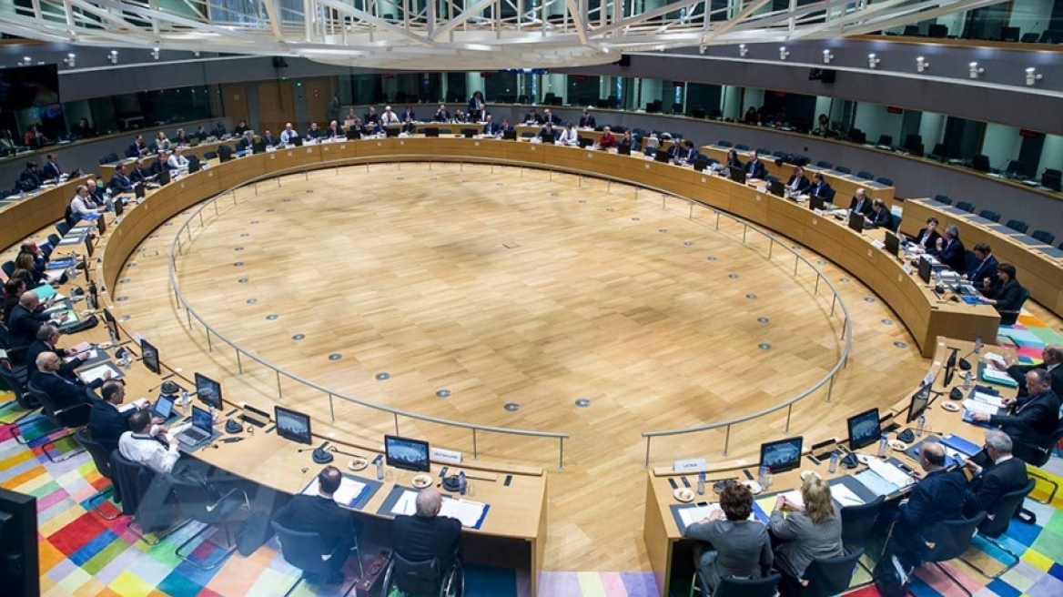 Τηλεδιασκέψεις για το... θεαθήναι του Eurogroup