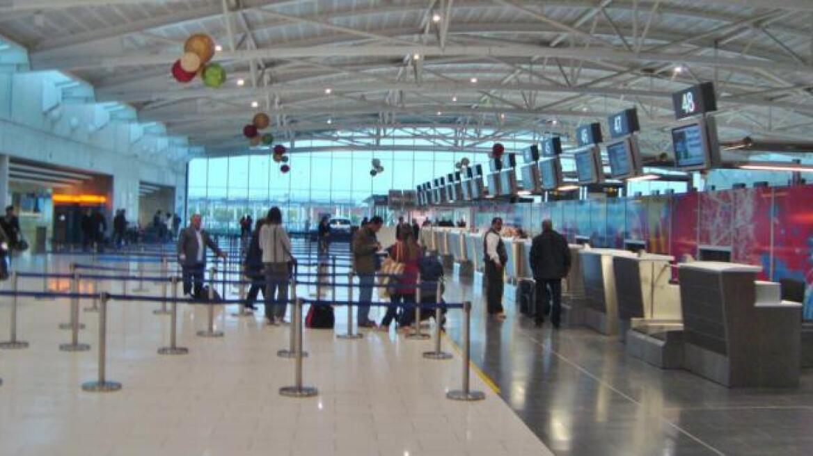 Κορωνοϊός - Κύπρος: 17 θετικά κρούσματα σε πτήση από Μύκονο