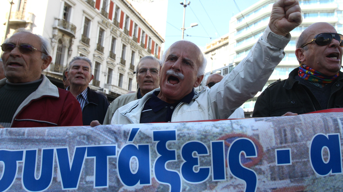 Παρακρατούν 0,20 λεπτά από τους συνταξιούχους και τα μοιράζουν στα κομματικά σωματεία τους