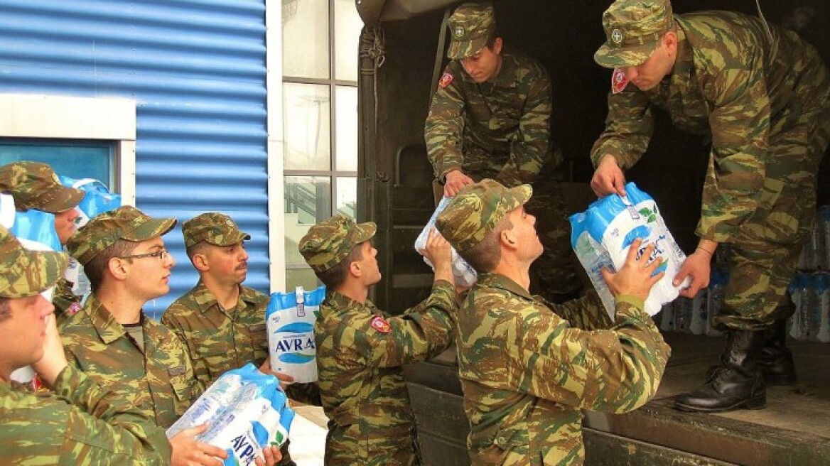 Οι Ένοπλες Δυνάμεις καλύπτουν ανάγκες σίτισης και σε δομές που δεν εμπίπτουν στην διαχείρισή τους 