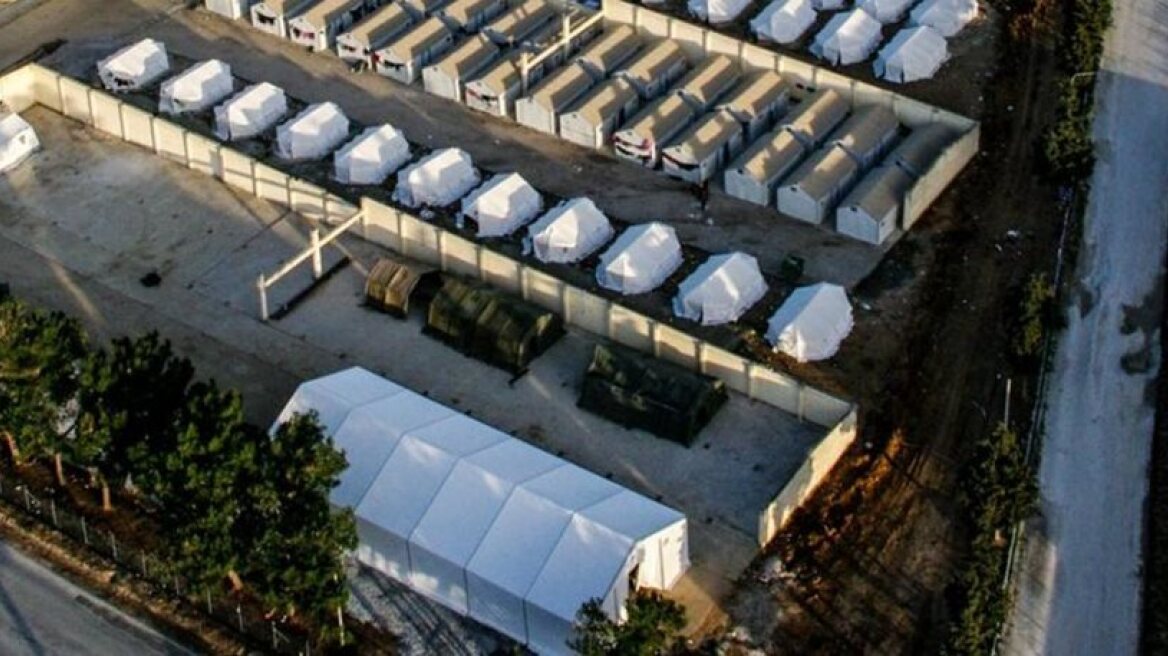 Μειώθηκαν οι πρόσφυγες και μετανάστες που διαμένουν στις δομές φιλοξενίας των Ενόπλων Δυνάμεων 
