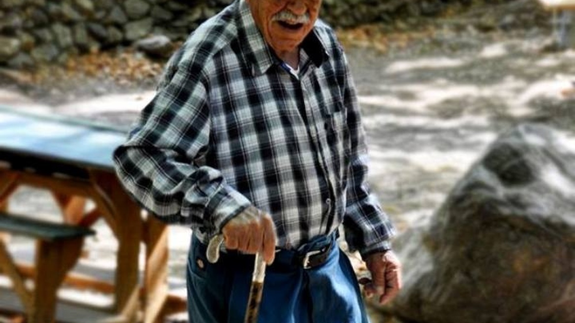 Εφυγε από τη ζωή ο τηλεφωνητής που έλαβε το σήμα της επίθεσης από τους Ιταλούς