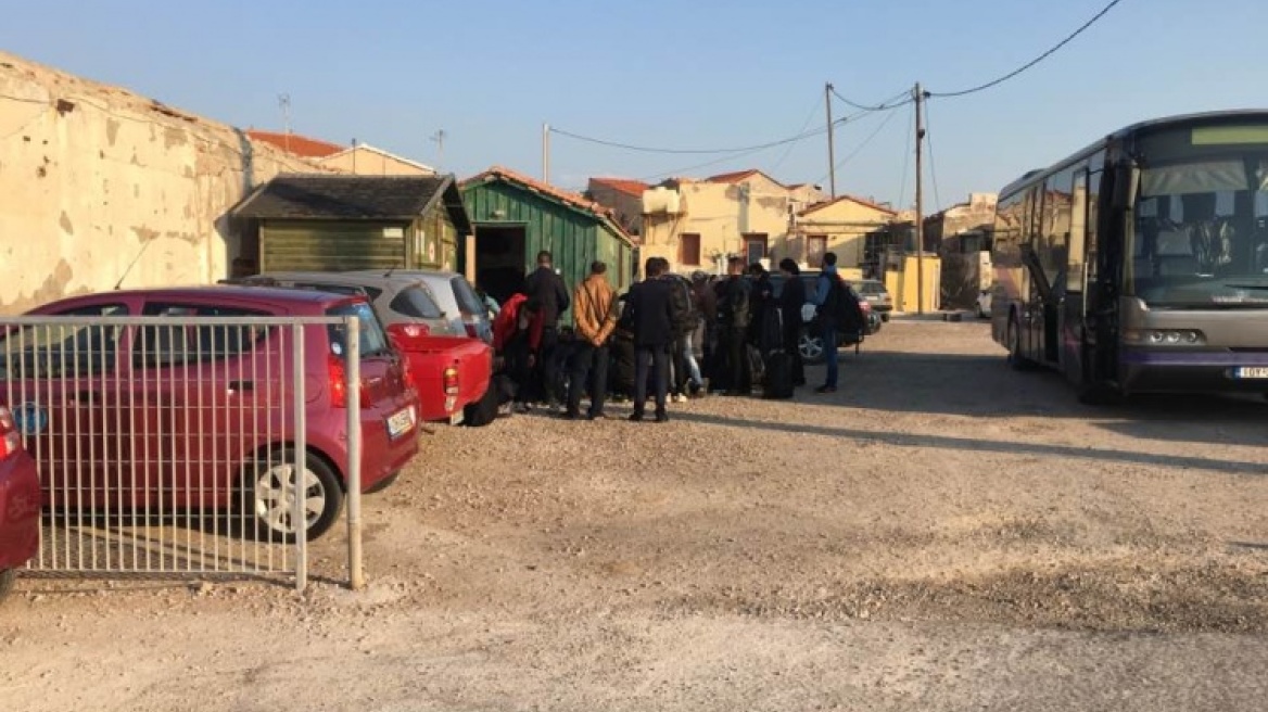 Χίος: Εκατό πρόσφυγες και μετανάστες έφτασαν μέσα σε 24 ώρες στο νησί 