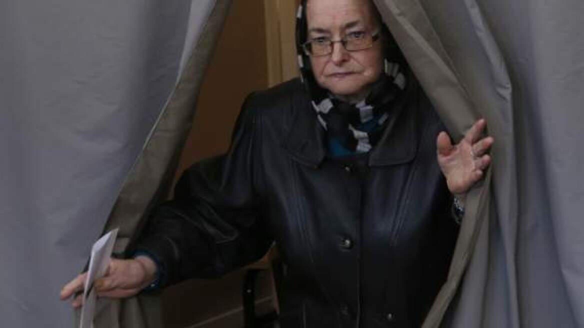 Στις κάλπες σήμερα οι Βούλγαροι: Μάχη στήθος με στήθος μεταξύ των δυο πρώτων κομμάτων   