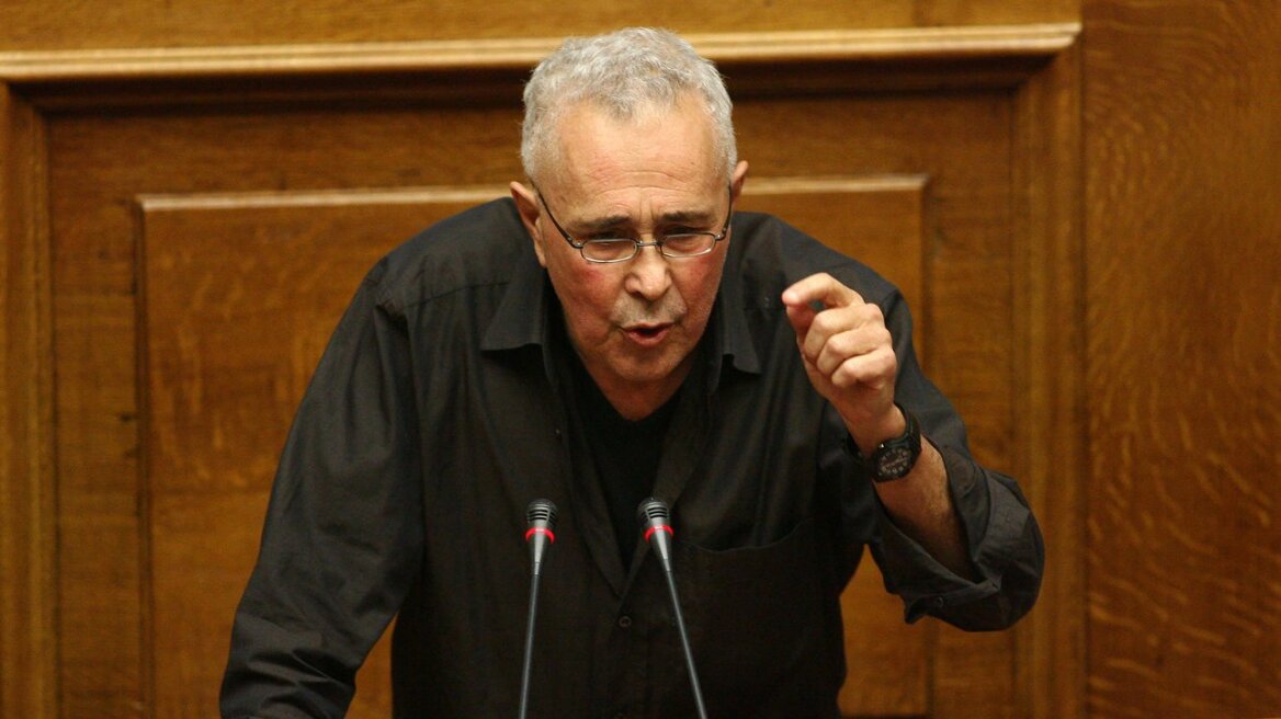 Ανοικτό το ενδεχόμενο να καταψηφίσει τα μέτρα αφήνει ο Ζουράρις