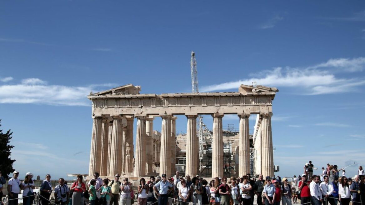 Thomas Cook: Πάνω από 40% αυξήθηκαν οι κρατήσεις Βρετανών για ταξίδια στην Ελλάδα