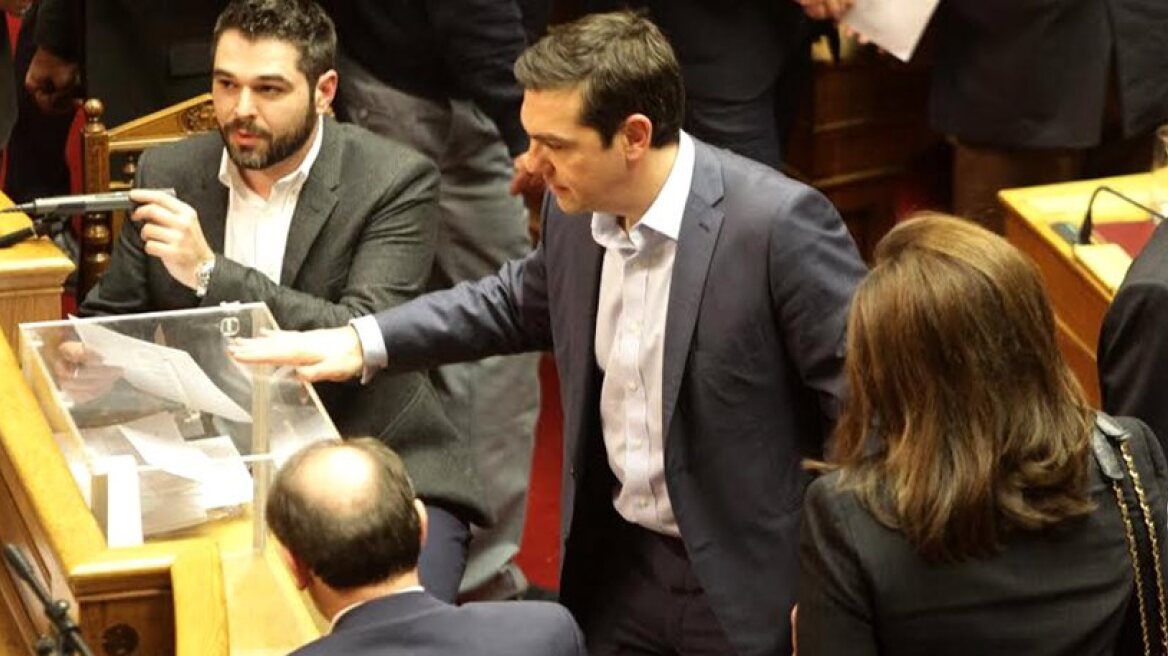 Greek Parliament votes to refer former Defence Minister Papantoniou to preliminary committee