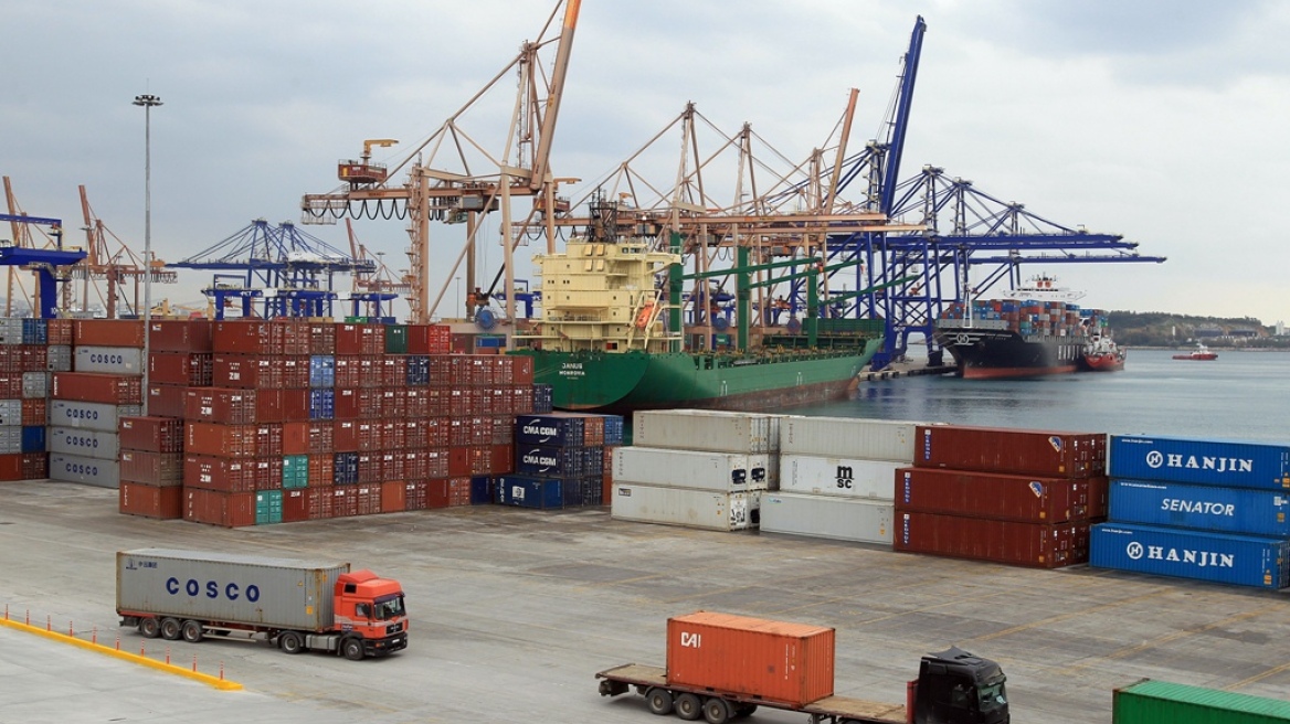 FAZ: Μέσω του Πειραιά η Cosco στην Ευρώπη