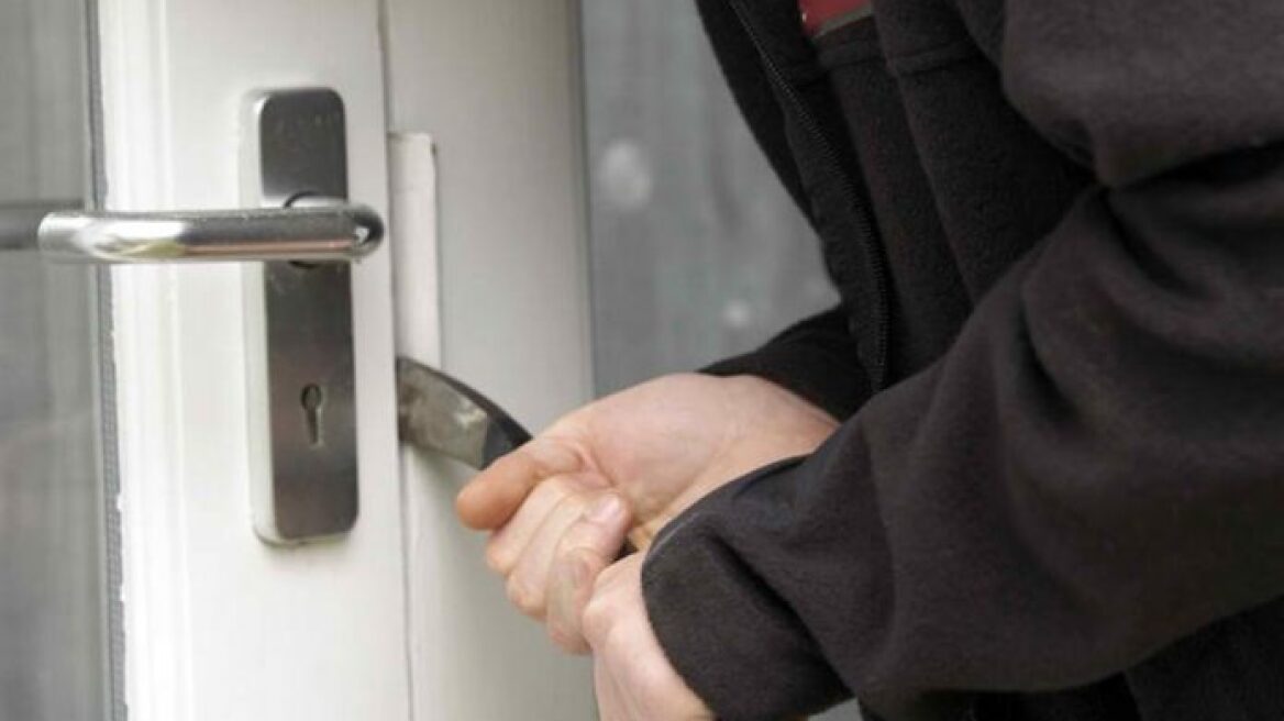 Ηράκλειο: Ξάφρισαν σπίτι παρουσία... δεκάδων μαρτύρων