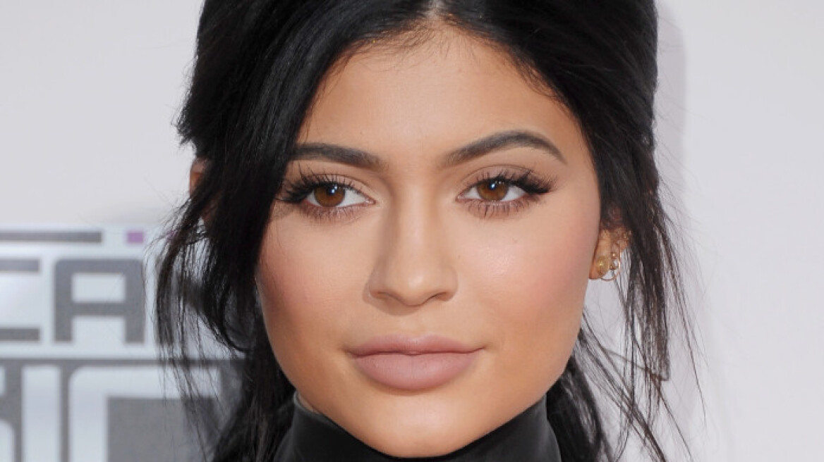 Lip enhancements: 7 Greek and foreign celebrities (photos)