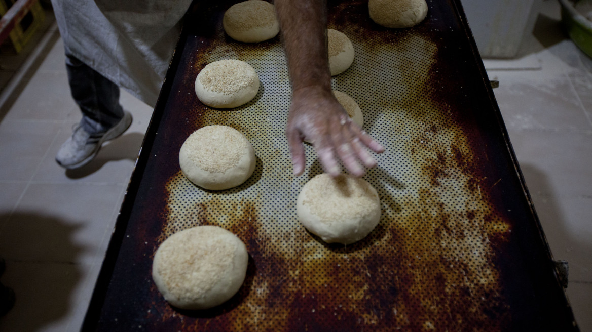 Κόβουμε ακόμα και το γάλα με το ψωμί: Το 7% έφτασε η μείωση στην κατανάλωση το πρώτο δίμηνο