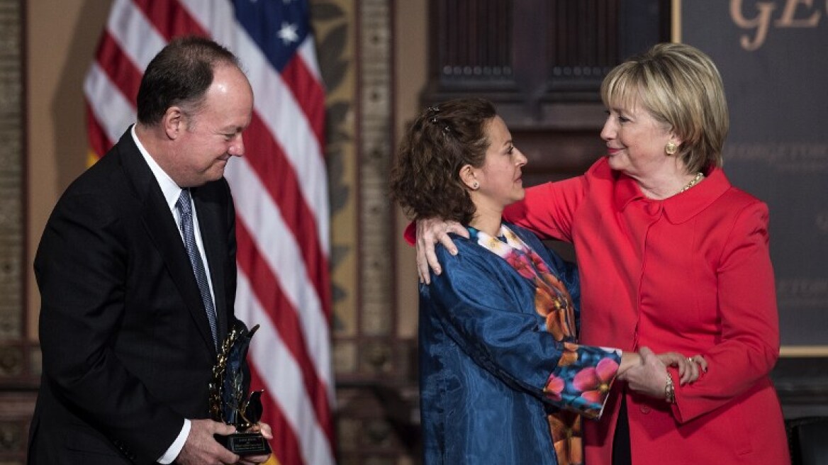 Επίθεση Χίλαρι σε Τραμπ: Μεγάλος λάθος οι προτάσεις για περικοπές