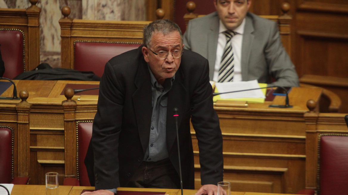 Μουζάλας: Η κατάσταση στη Χίο έχει ξεπεράσει τα όρια