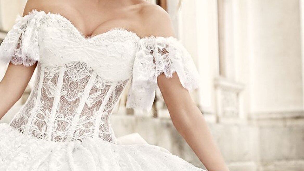 Πρόβα νυφικού για τη Δούκισσα Νομικού