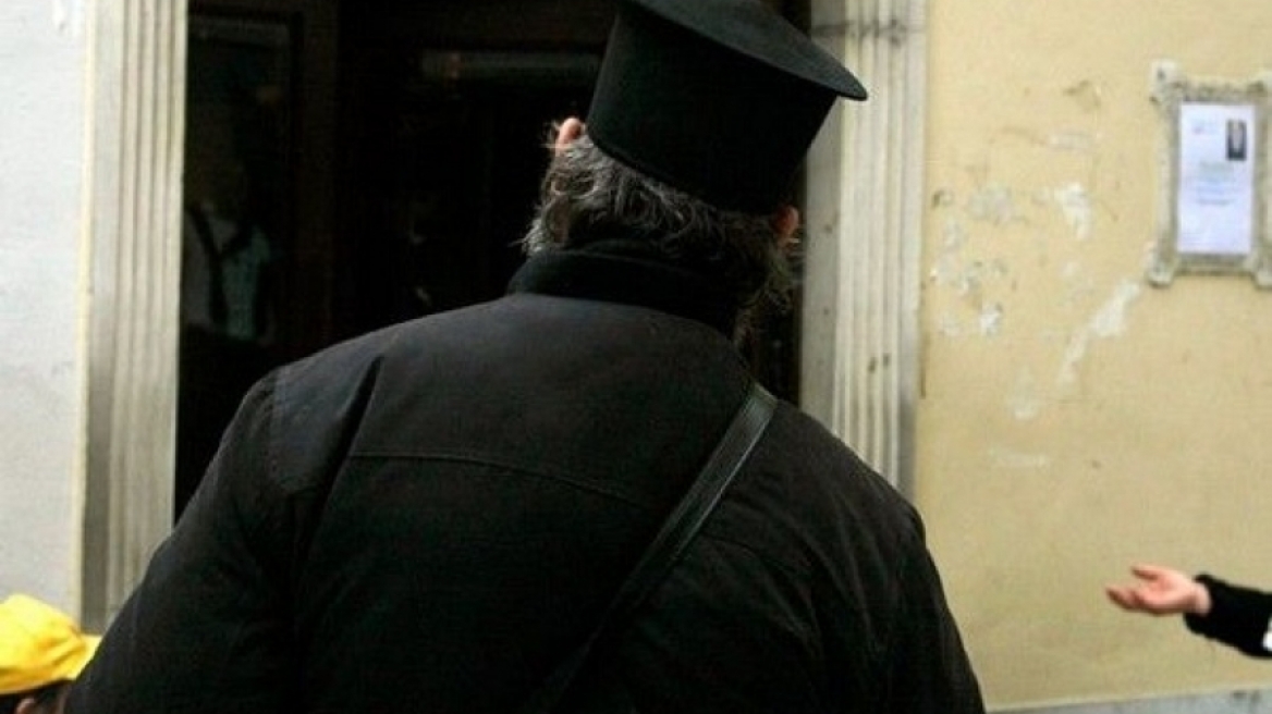 Πάτρα: Ιερέας πυροβόλησε και σκότωσε δύο σκυλιά, μπροστά σε παιδιά! 