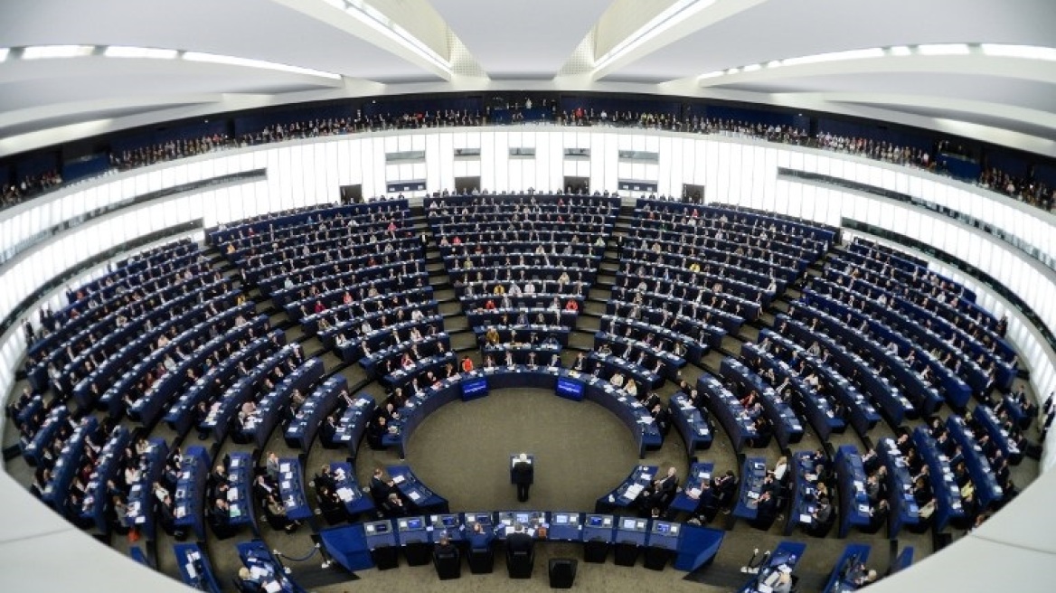 Ευρωκοινοβούλιο: «Κλείστε τη διαπραγμάτευση - Η αβεβαιότητα κάνει κακό στην ελληνική οικονομία και στην ευρωζώνη»